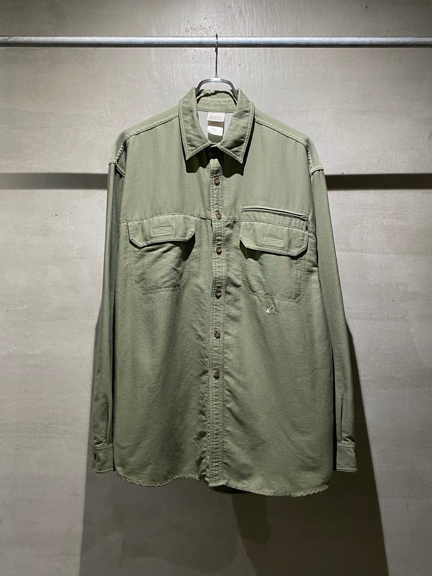 00's REI nylon shirt