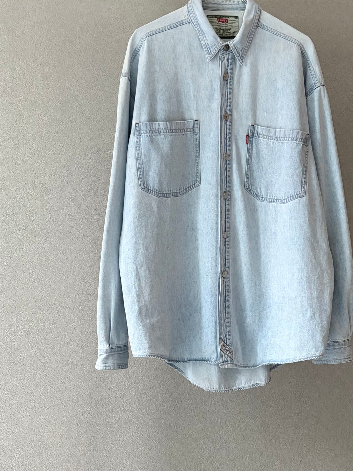 90's Levi's denim shirt