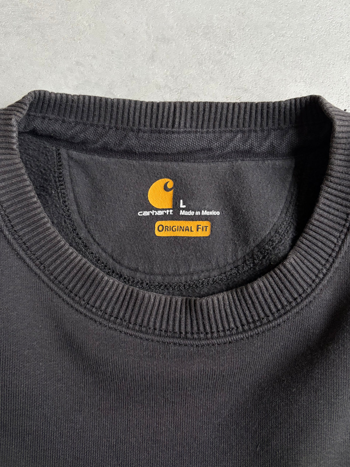 00's carhartt sweater