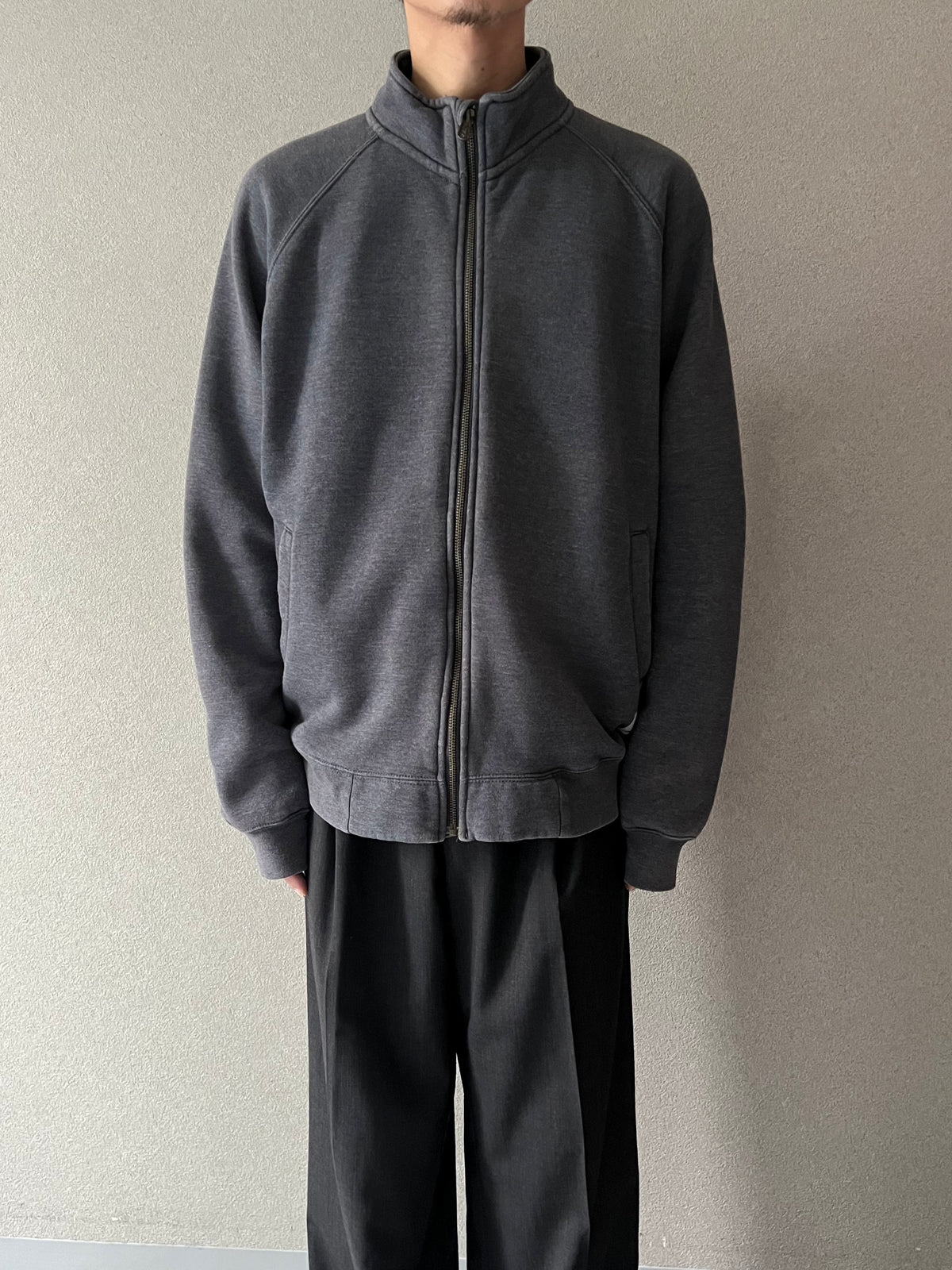 00's carhartt zip up sweater