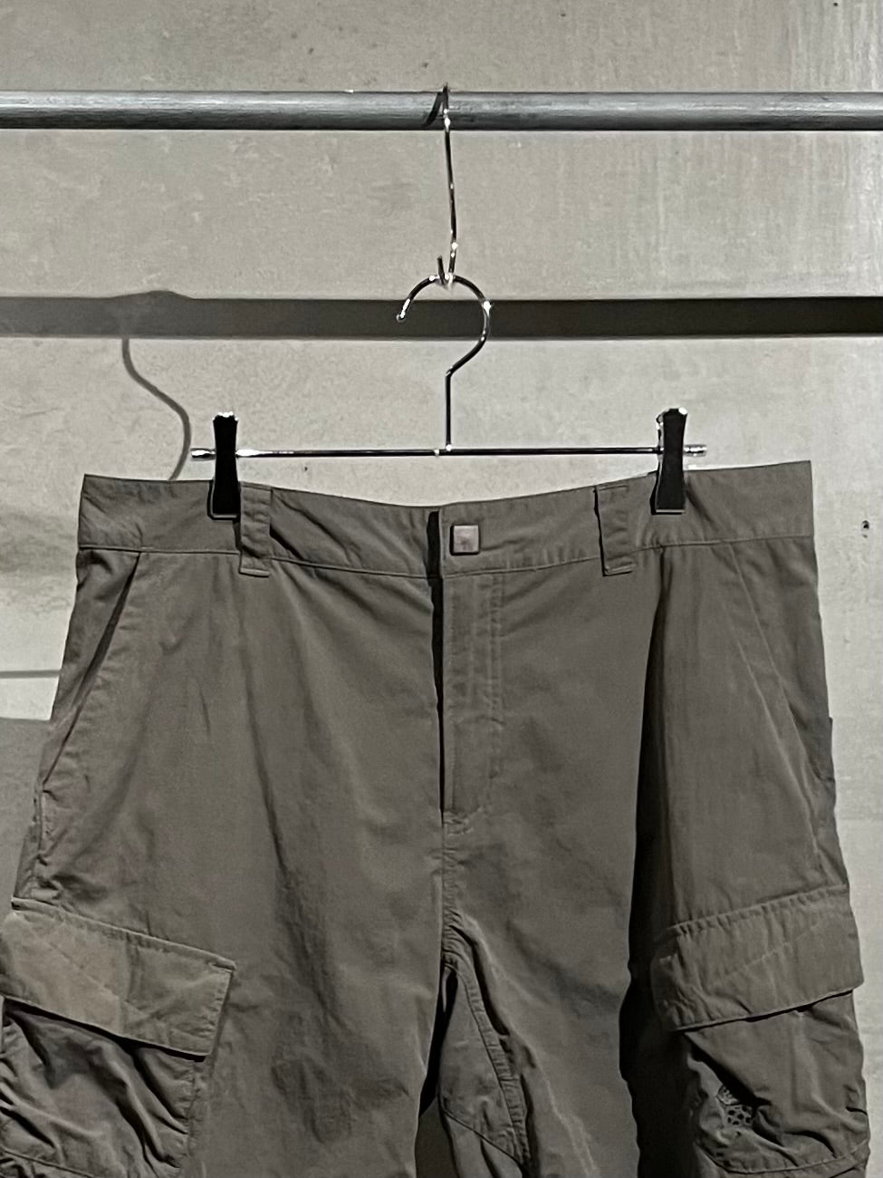 00's MOUNTAIN HARD WEAR nylon cargo shorts