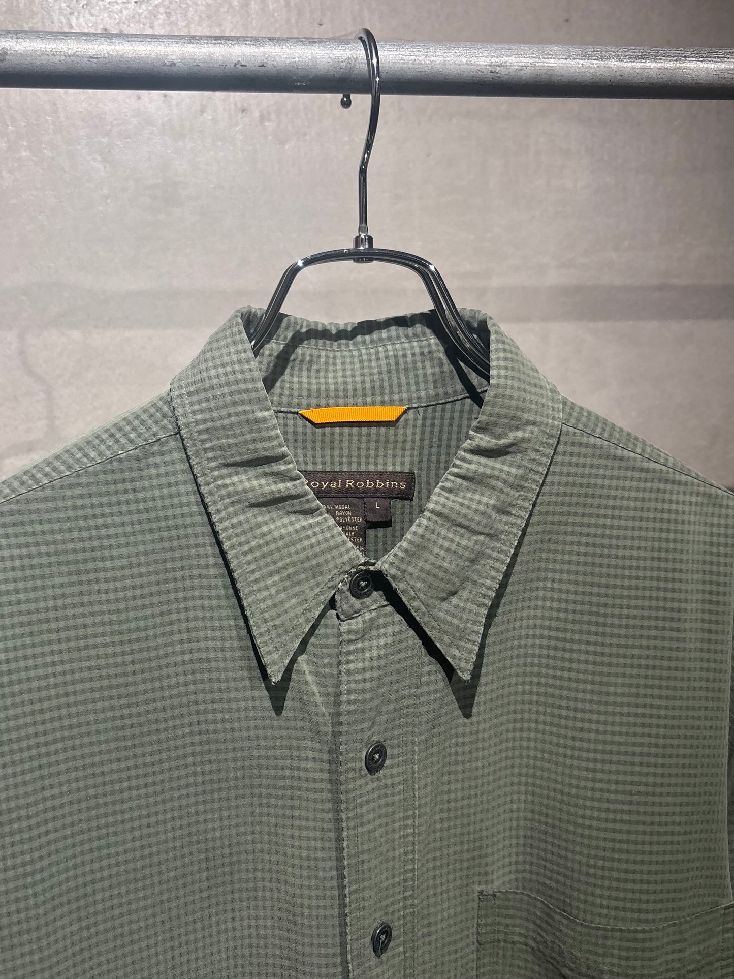 00's ROYAL ROBBINS rayon shirt