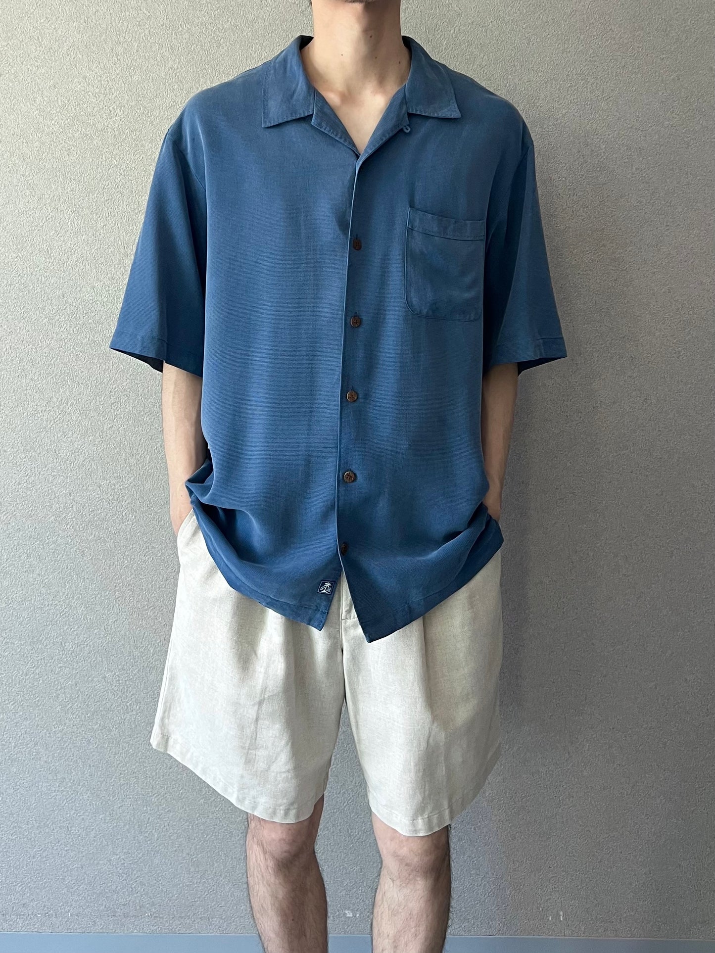 00's Tommy Bahama open collar silk shirt