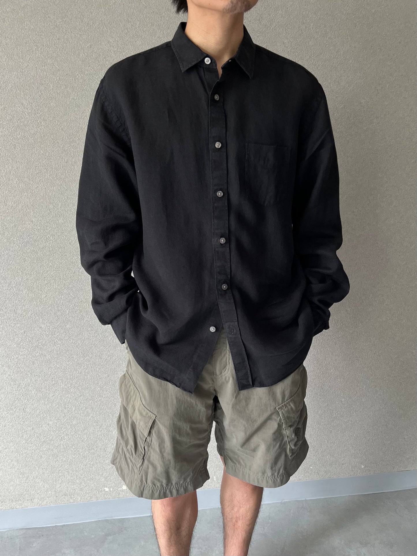 00's UNTUCKit linen shirt