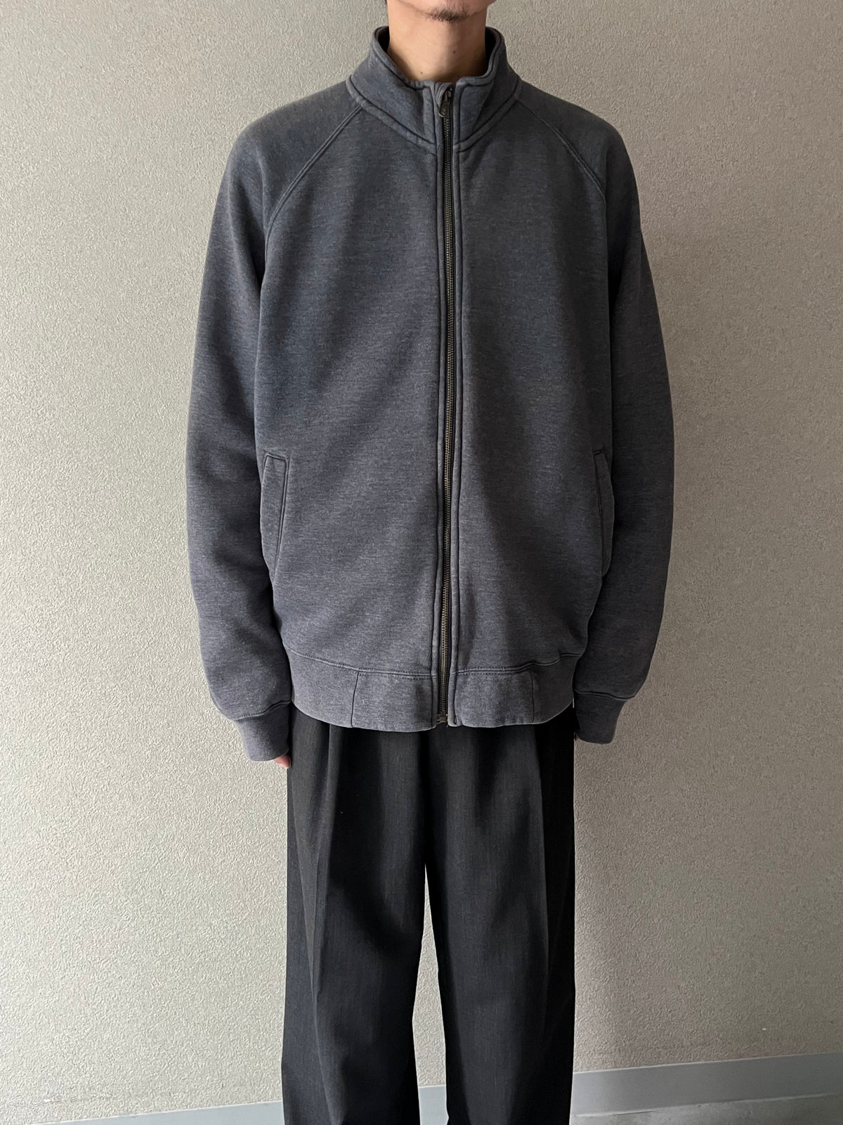 00's carhartt zip up sweater