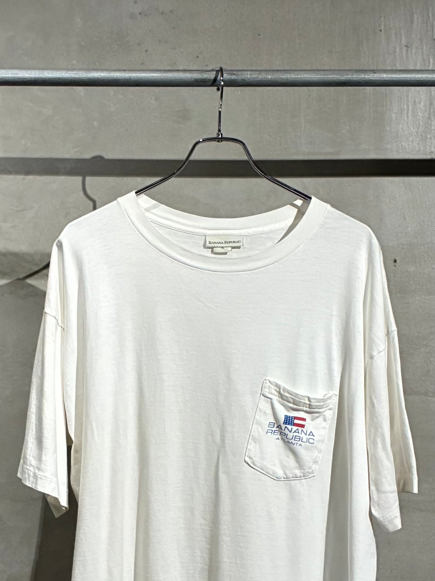 90's BANANA REPUBLIC printed t-shirt "Made in USA"