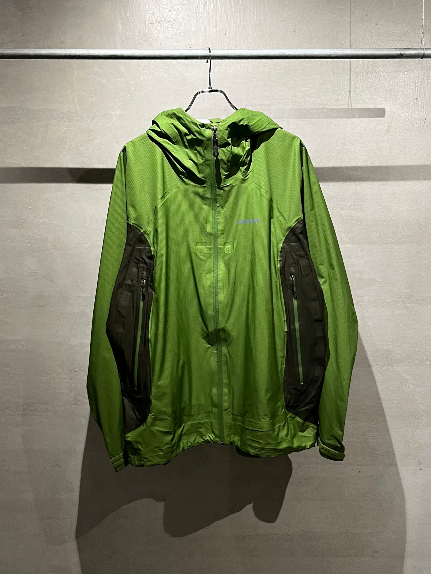 00's patagonia nylon jacket