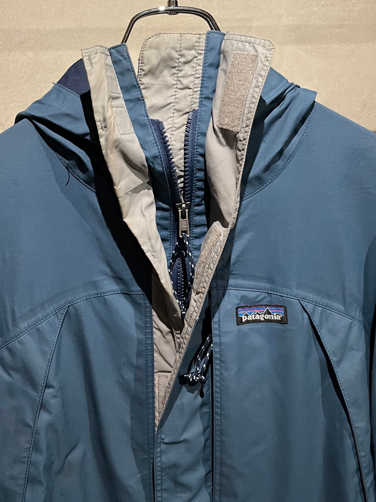 00's patagonia nylon jacket