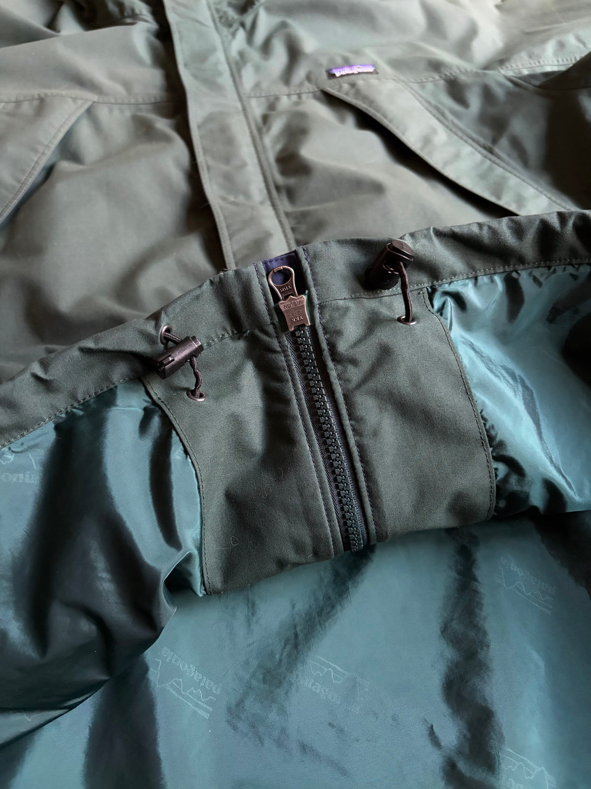 90's patagonia nylon jacket