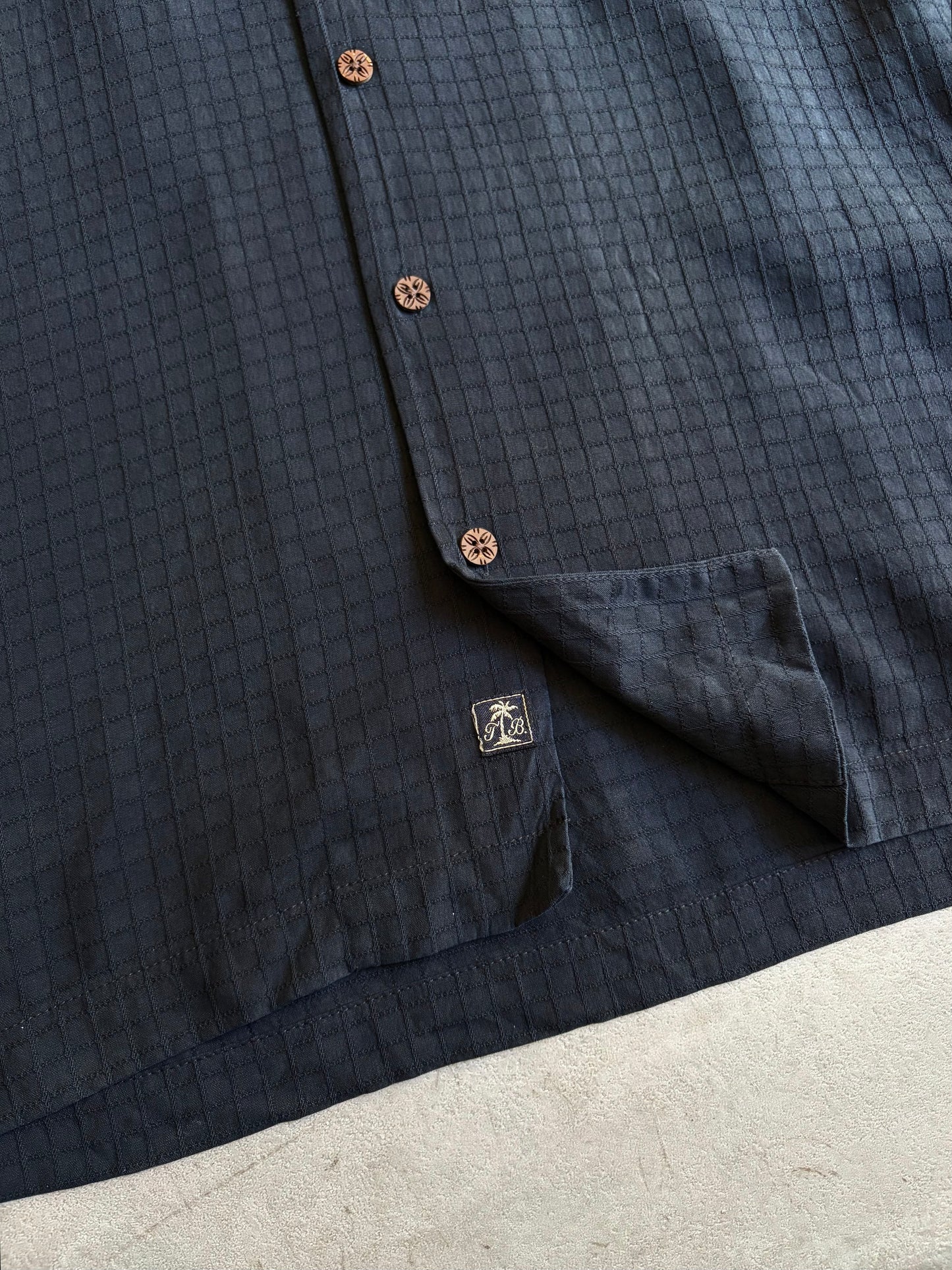 00's Tommy Bahama open collar silk shirt