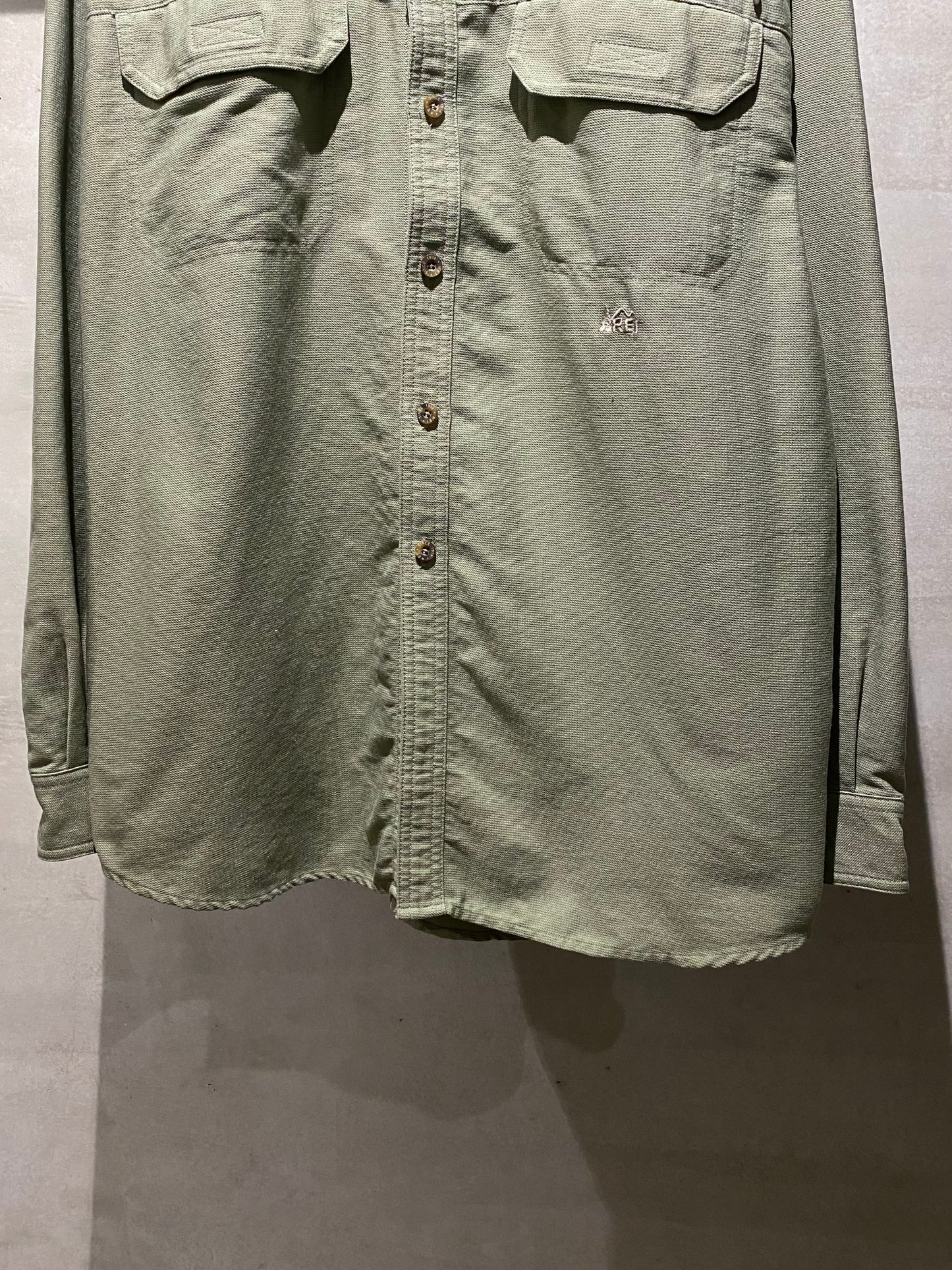 00's REI nylon shirt