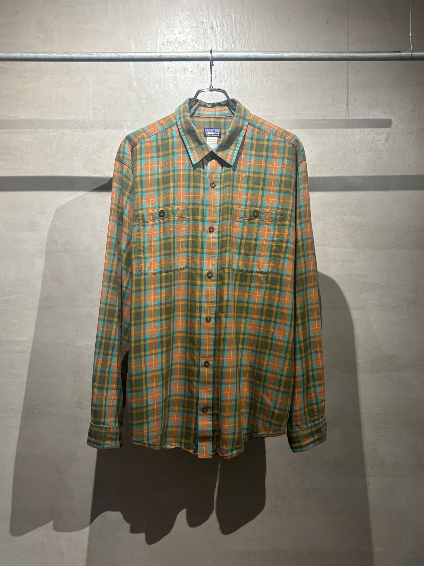00's patagonia shirt