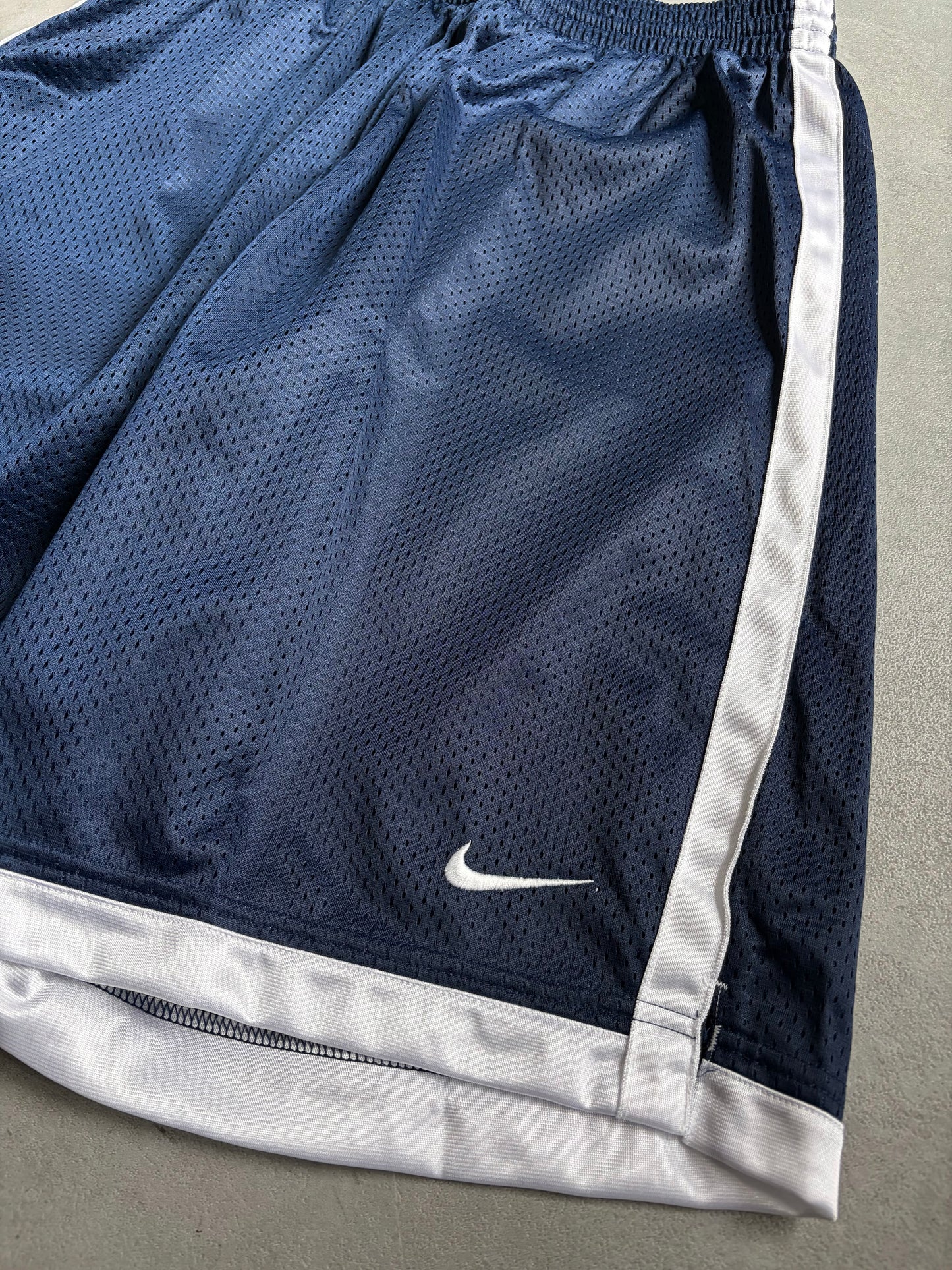 00's NIKE basketball shorts “DEAD STOCK”