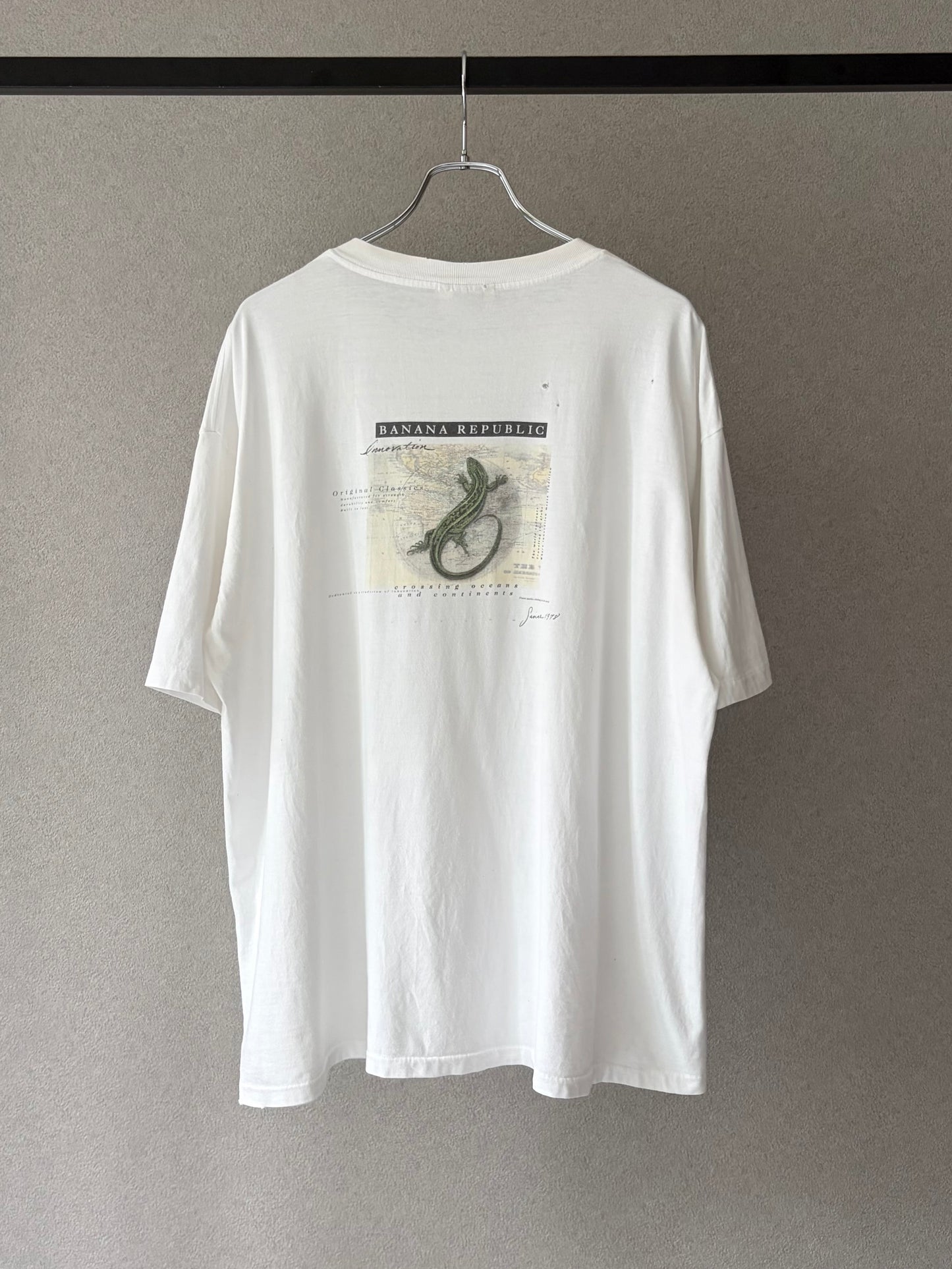 90's BANANA REPUBLIC printed t-shirt "Made in USA"