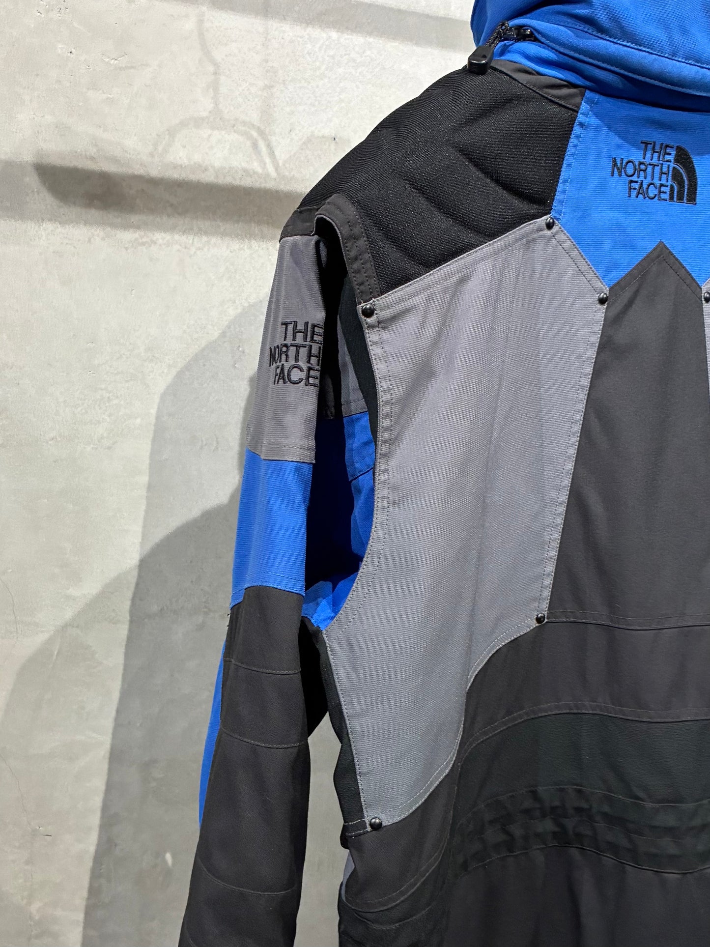 90's THE NORTH FACE nylon jacket "STEEP TECH"