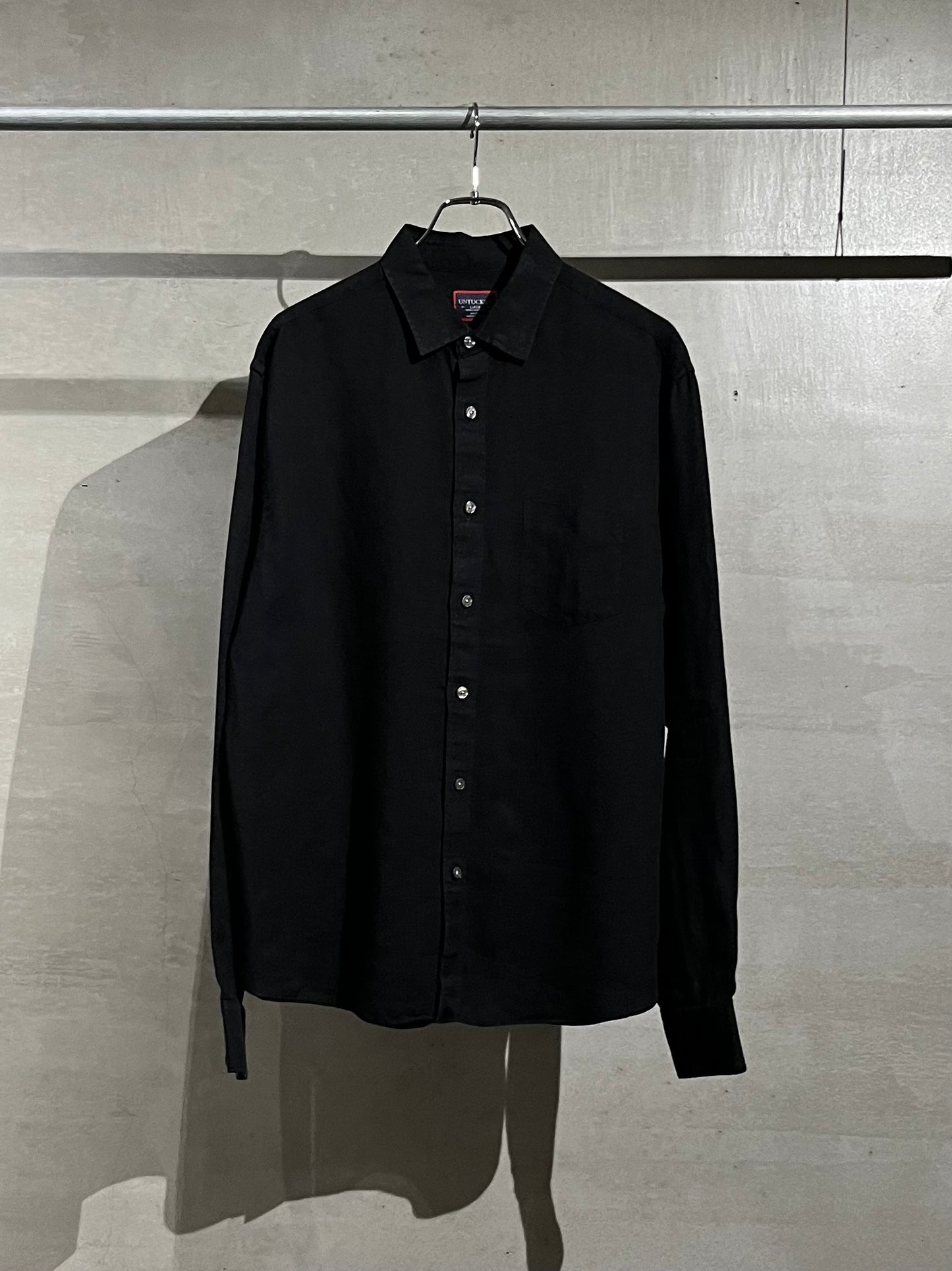 00's UNTUCKit linen shirt