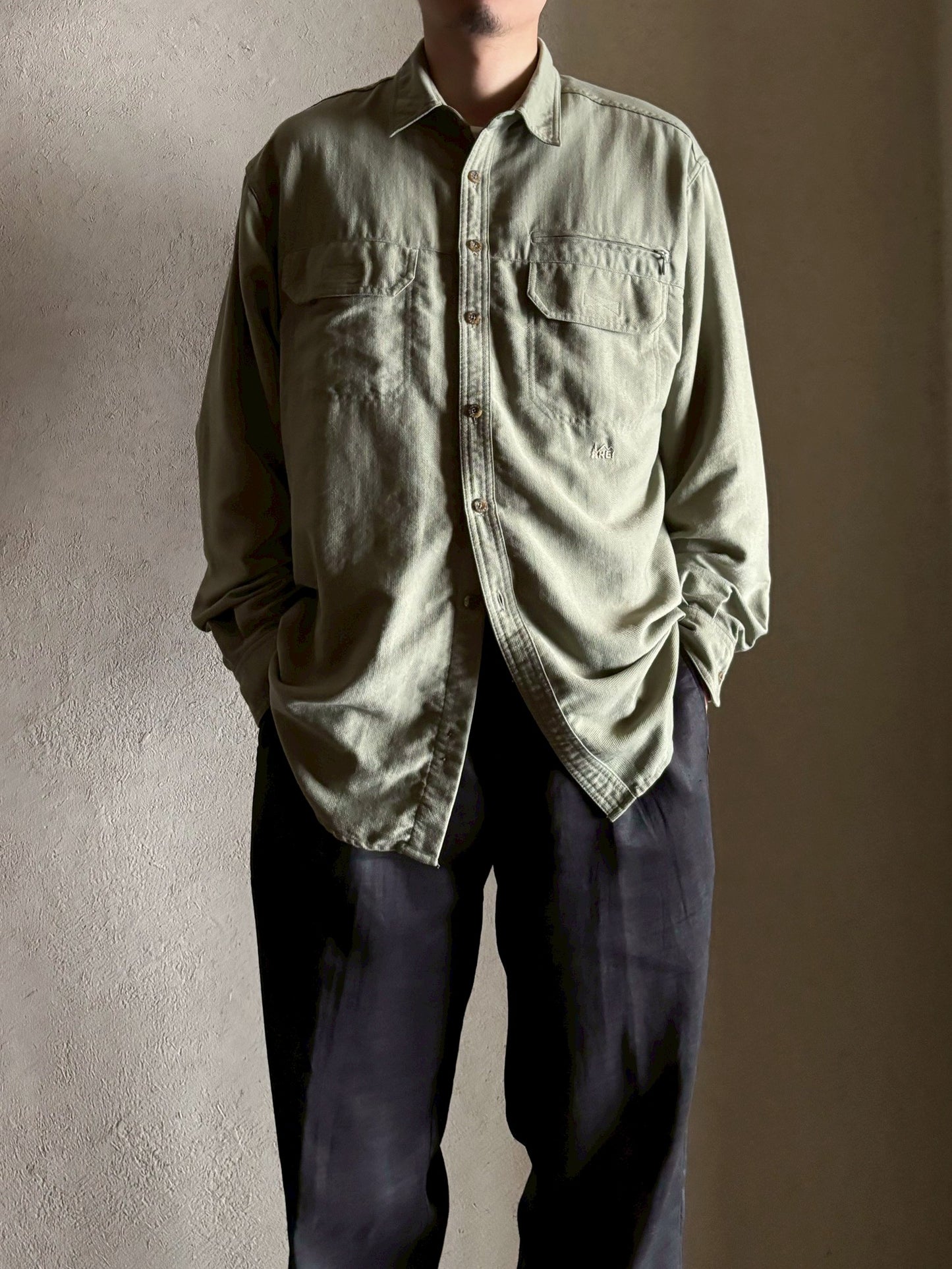 00's REI nylon shirt