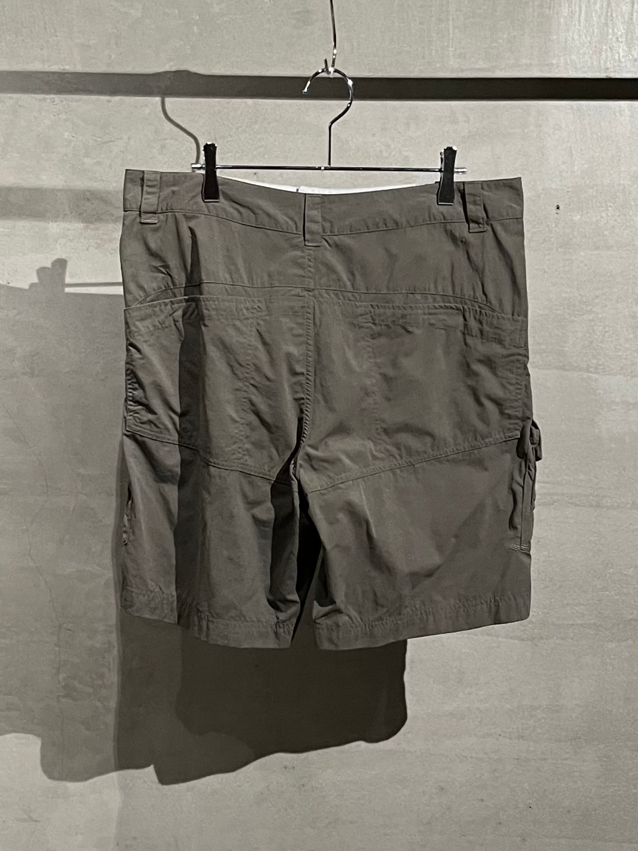 00's MOUNTAIN HARD WEAR nylon cargo shorts