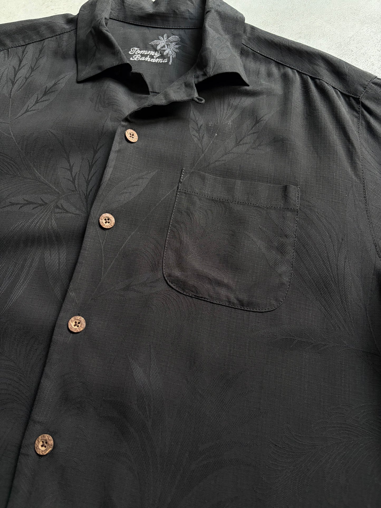 00's Tommy Bahama open collar silk shirt