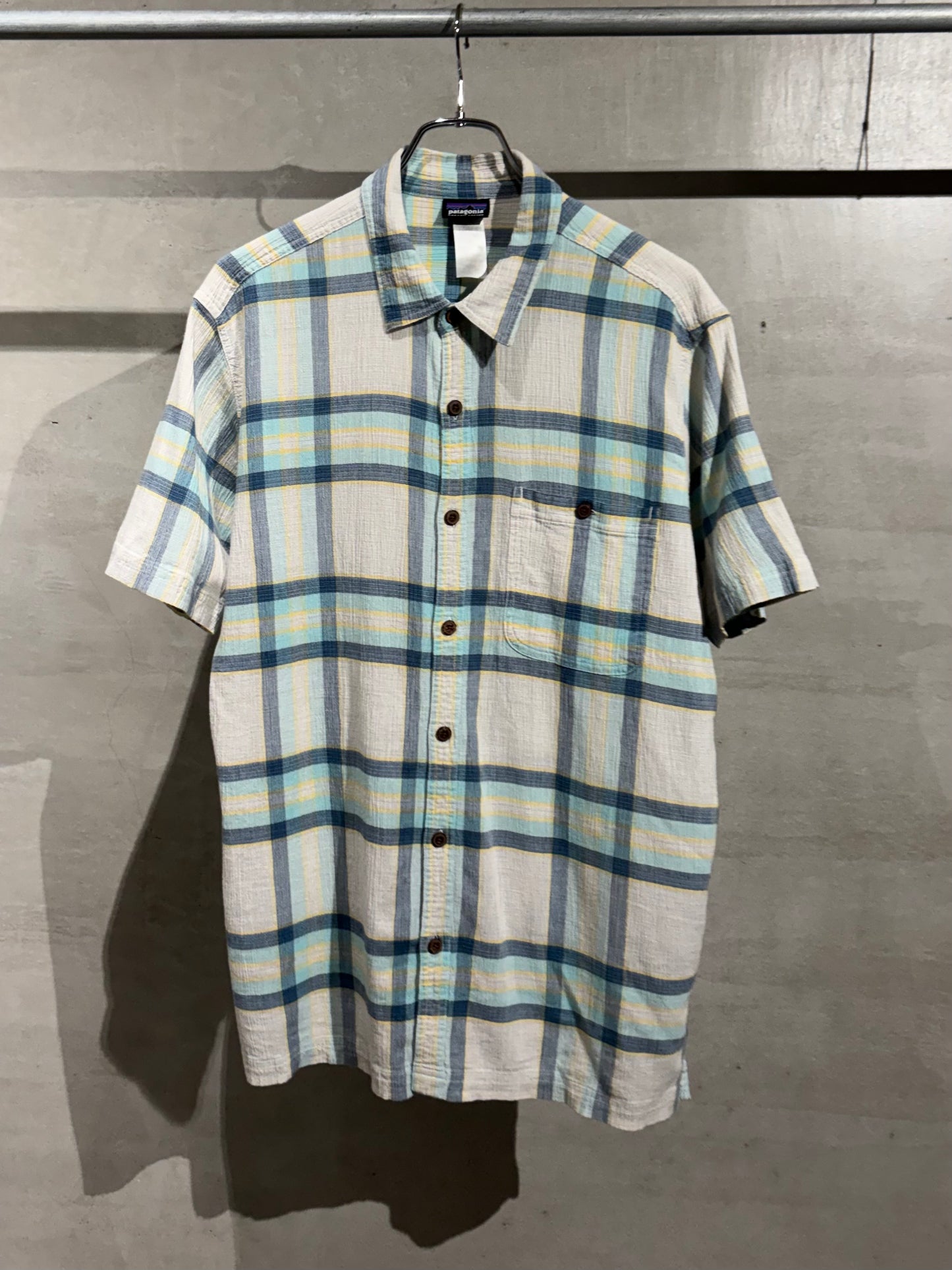 00's patagonia S/S shirt