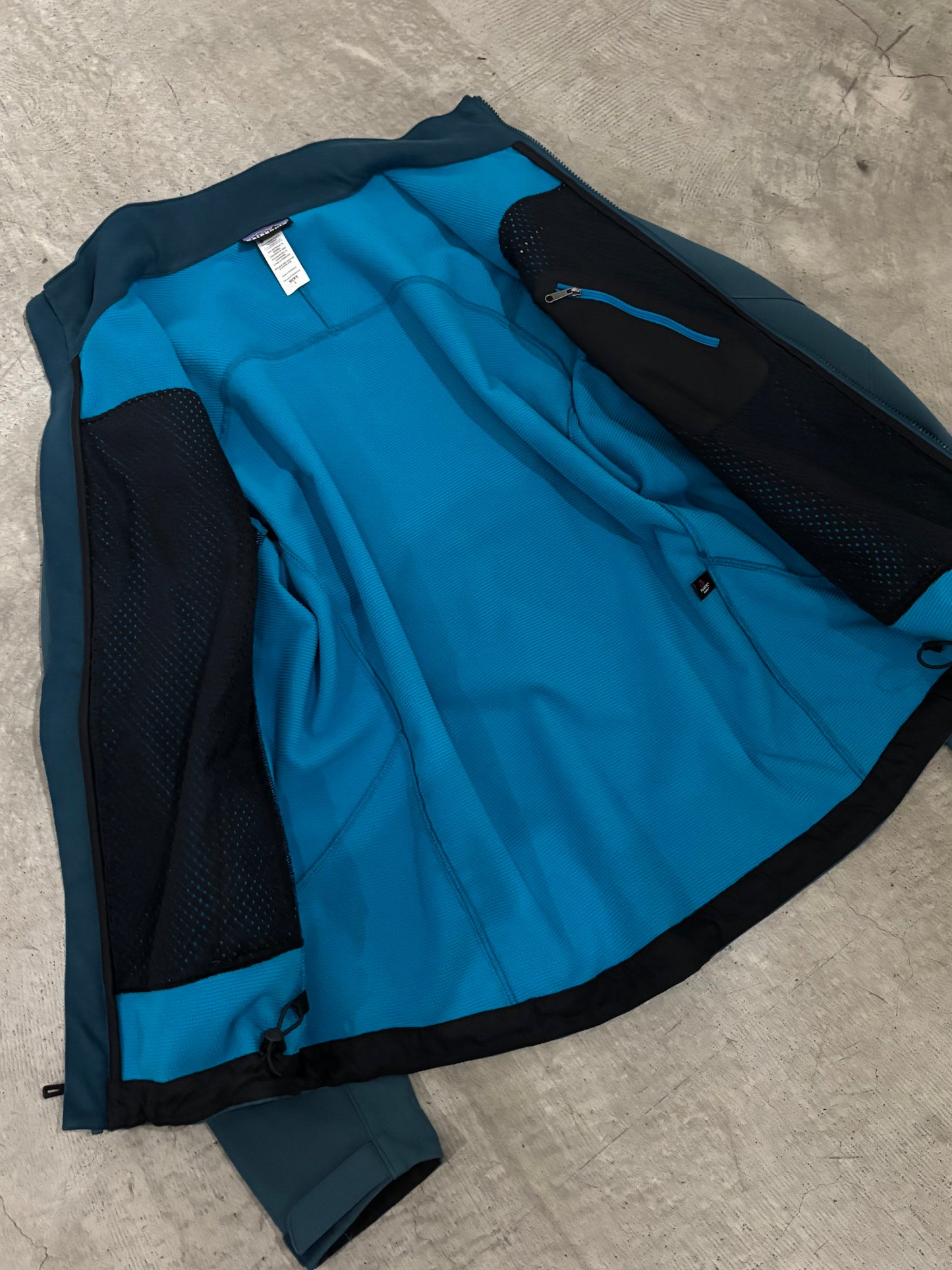 00's patagonia softshell jacket