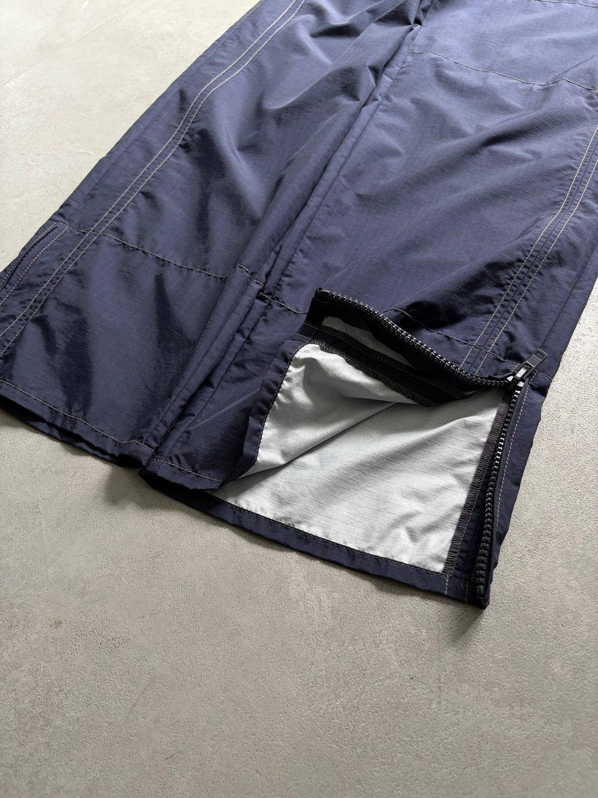00's DKNY nylon pants “DEAD STOCK”