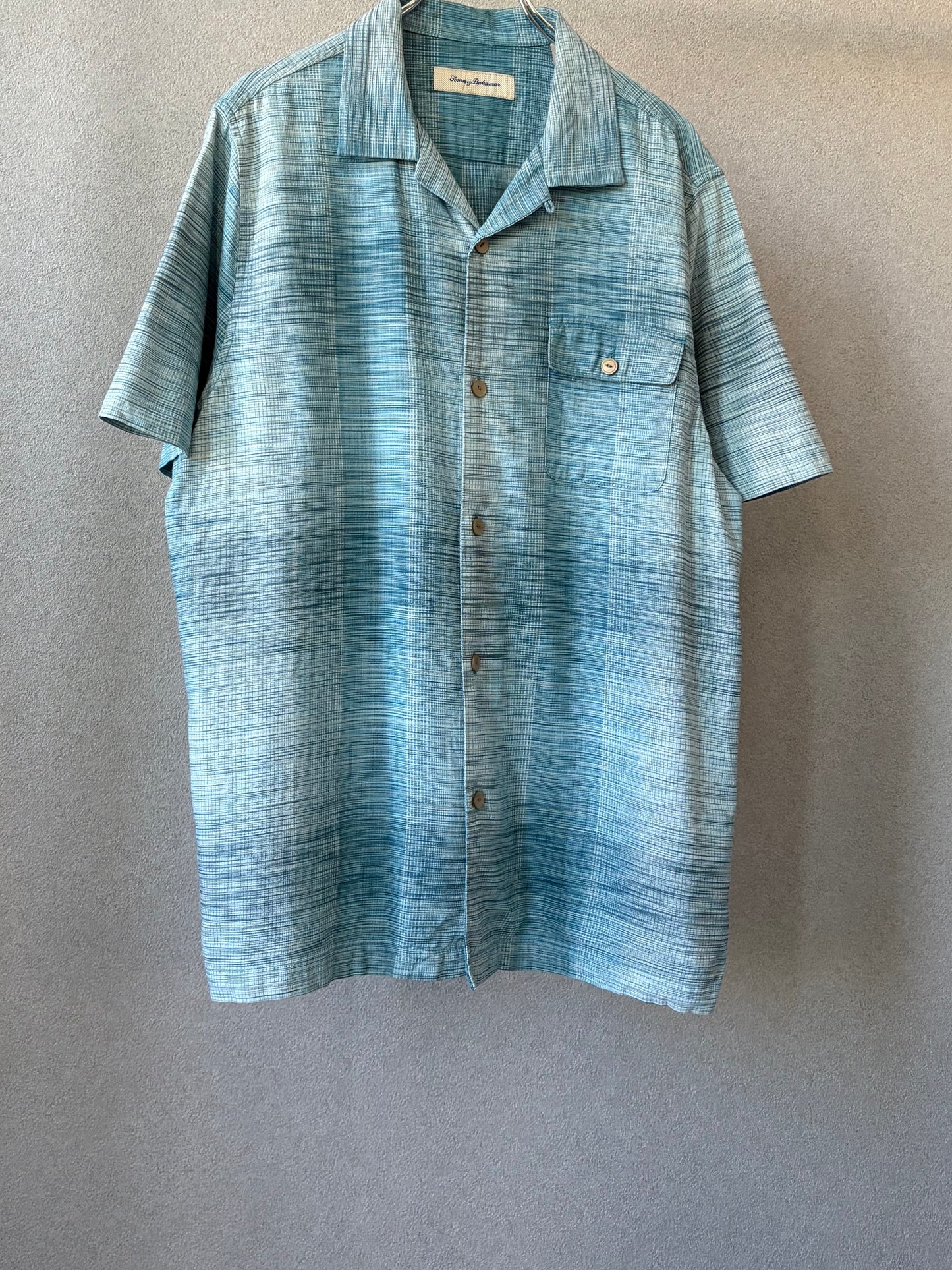00's Tommy Bahama open collar shirt