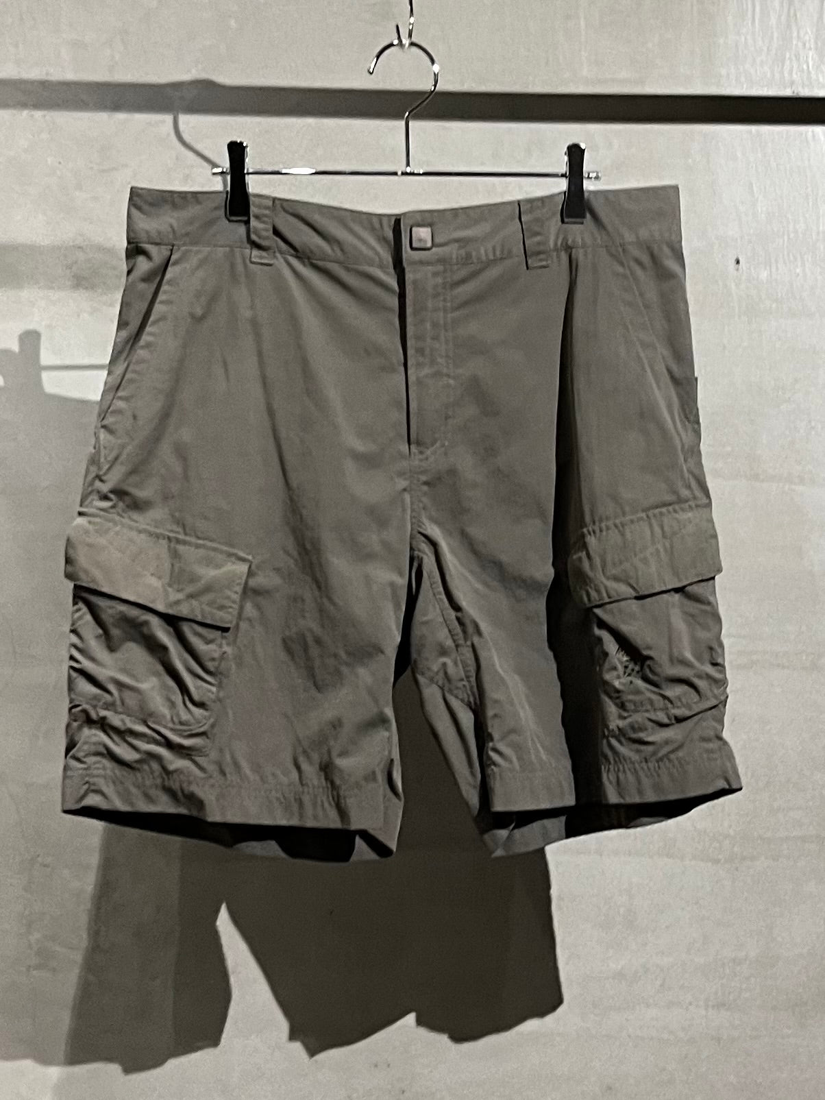00's MOUNTAIN HARD WEAR nylon cargo shorts