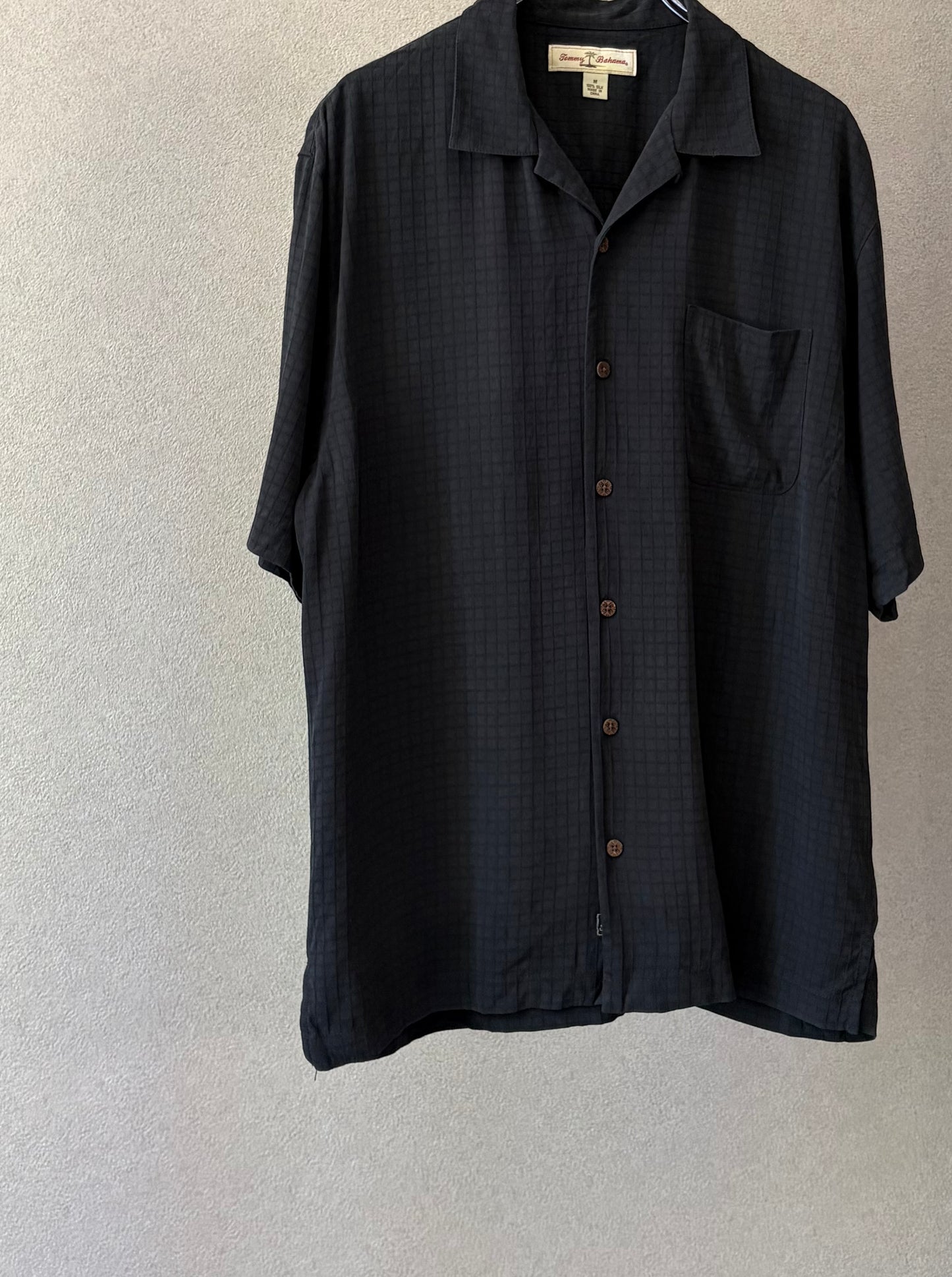 00's Tommy Bahama open collar silk shirt