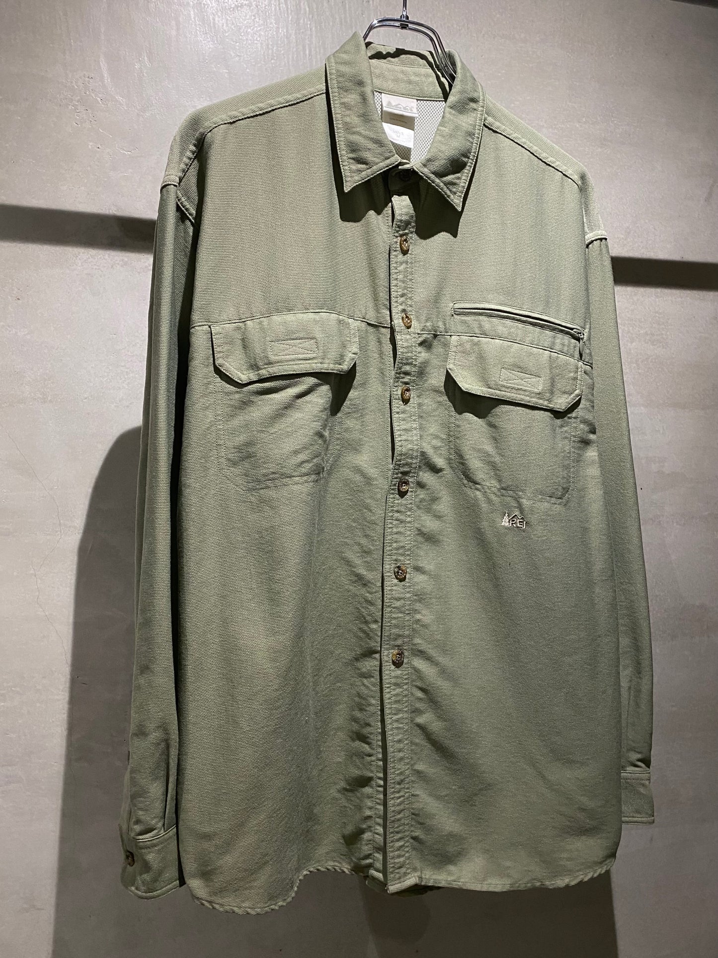 00's REI nylon shirt